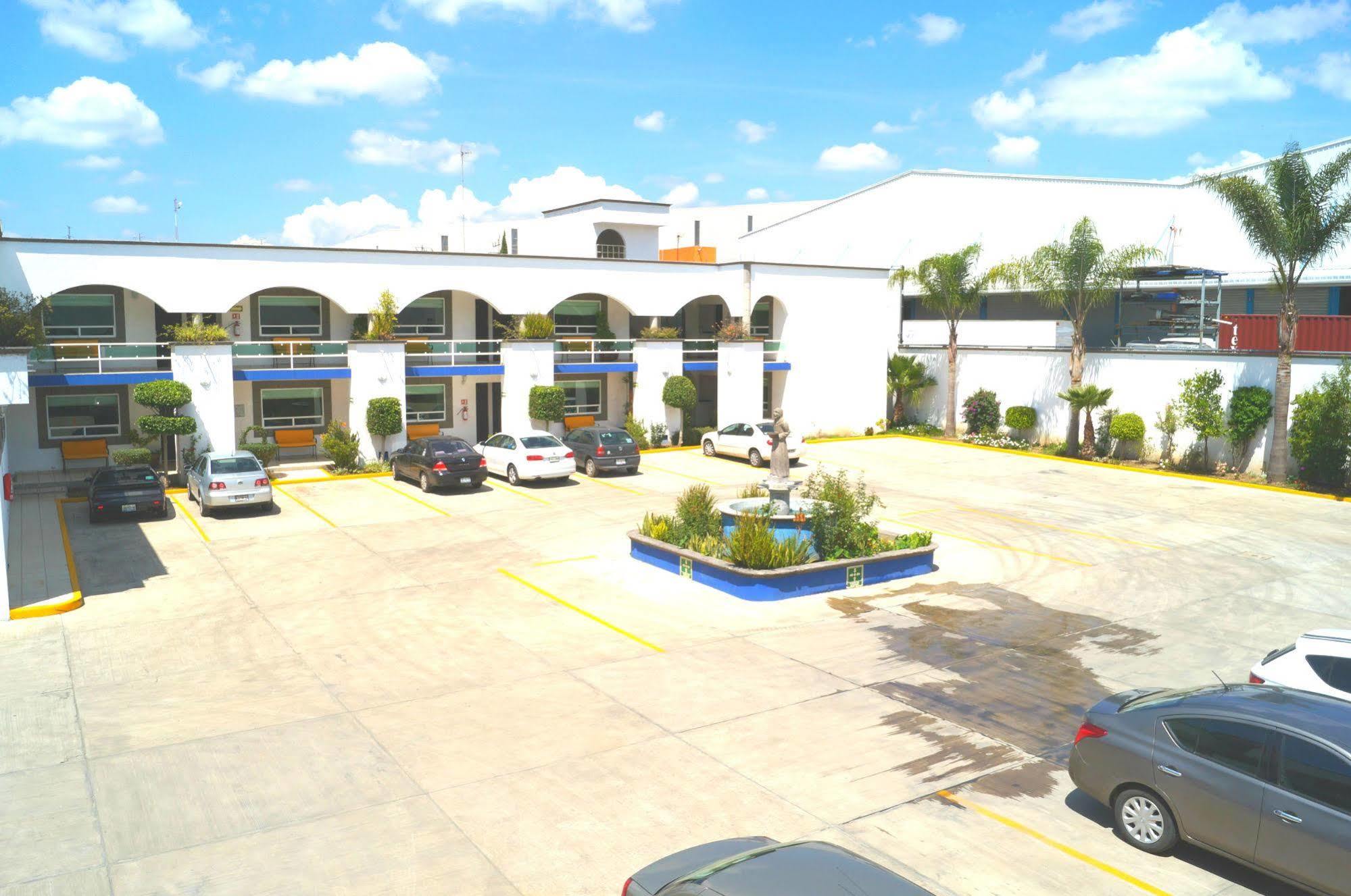 Global Express Puebla - Finsa Hotel Kültér fotó